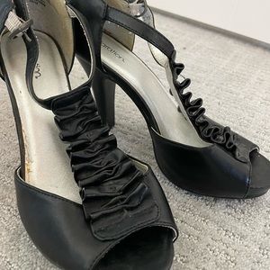 Womens black ruffle heels